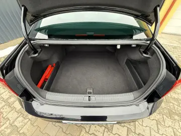 Volkswagen Passat B8 Highline - 2.0tdi   DSG   Facelift