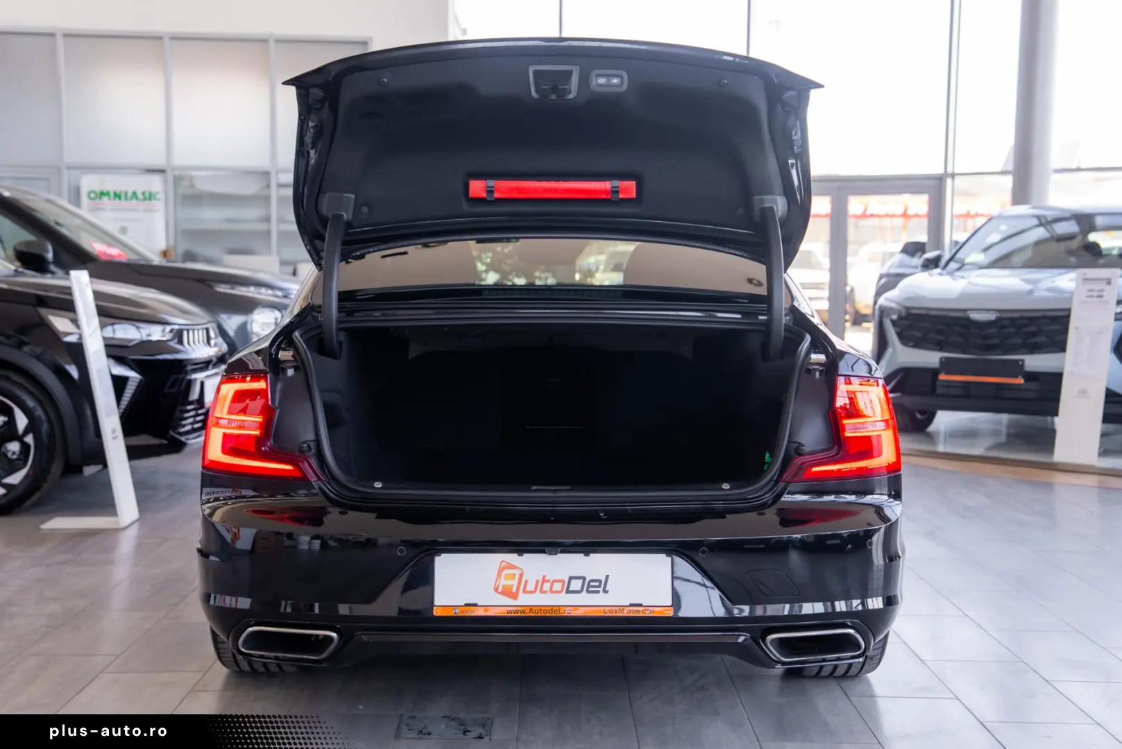 Volvo S90 AWD 2 0 Turbo Geartronic  R Design