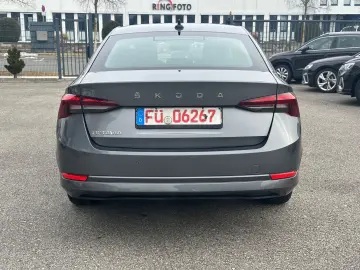 SKODA OCTAVIA LIM. AMBITION DSG VIRTUAL PDC