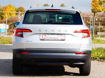 SKODA Karoq Style LED NAVI AHK PDC SHZ