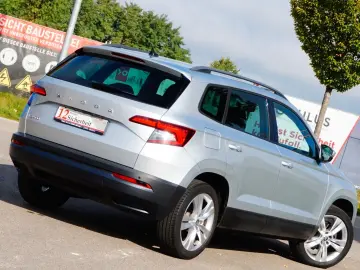 SKODA Karoq Style LED NAVI AHK PDC SHZ
