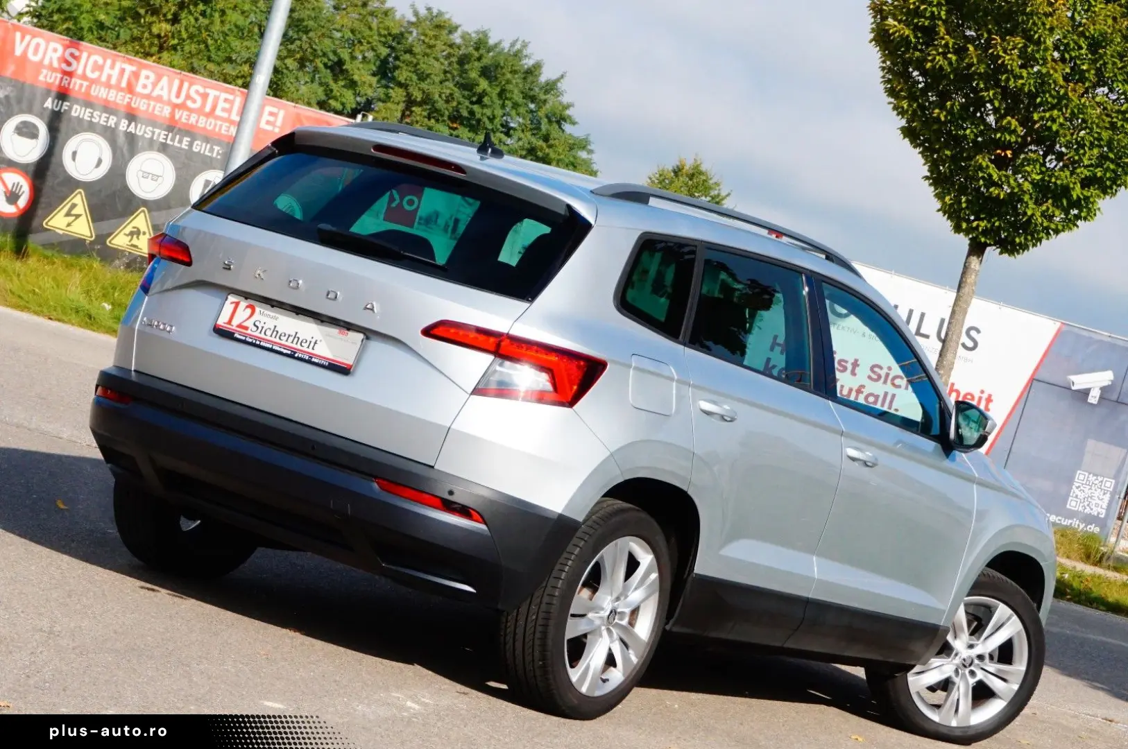 SKODA Karoq Style LED NAVI AHK PDC SHZ