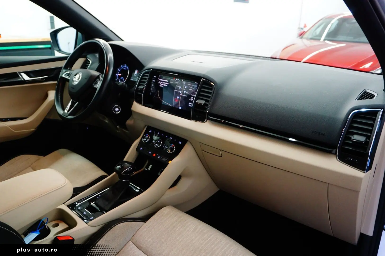 SKODA Karoq Style LED NAVI AHK PDC SHZ