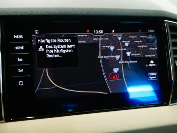 SKODA Karoq Style LED NAVI AHK PDC SHZ