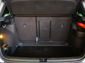 SKODA Karoq Style LED NAVI AHK PDC SHZ