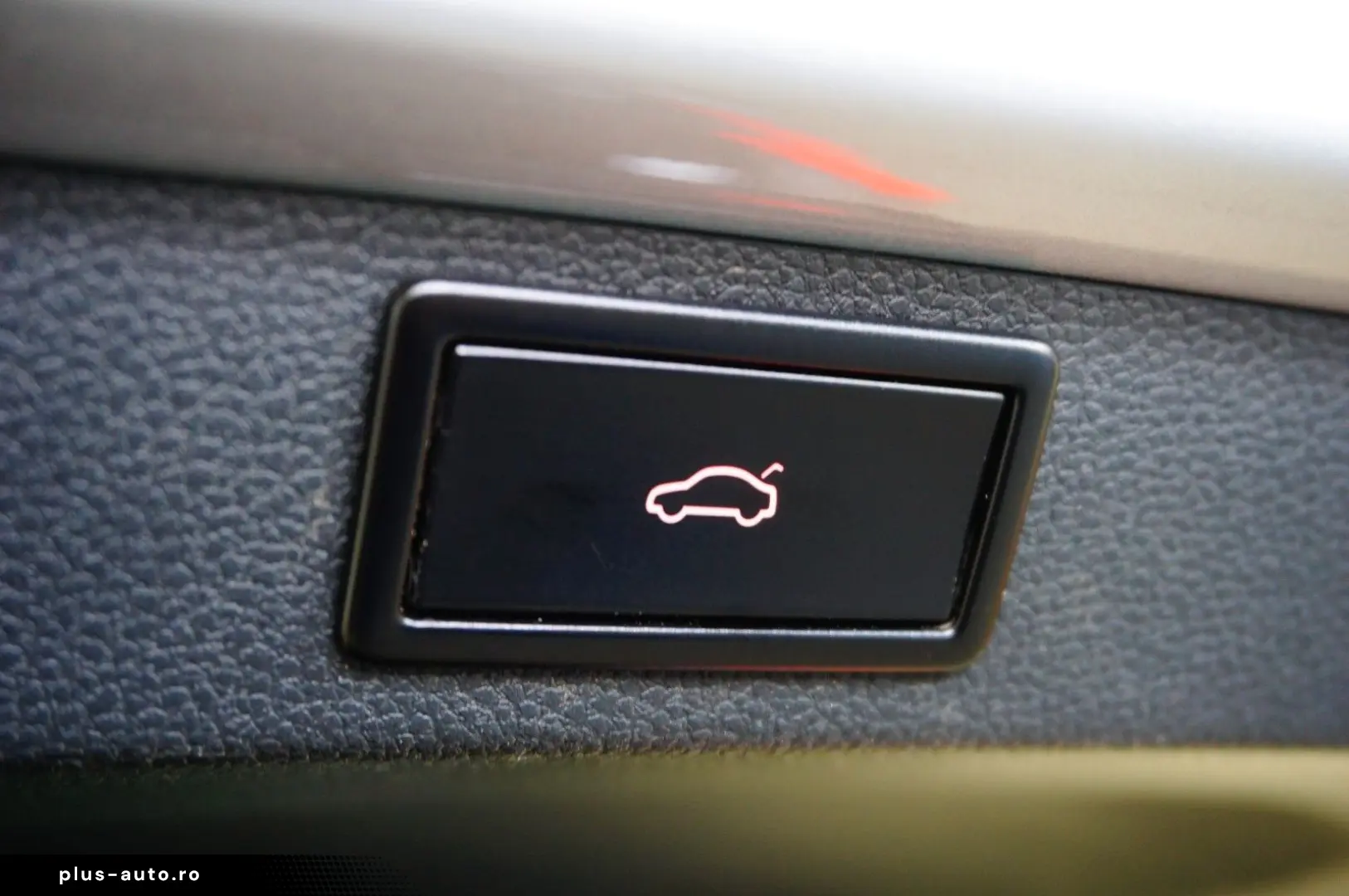 SKODA Karoq Style LED NAVI AHK PDC SHZ