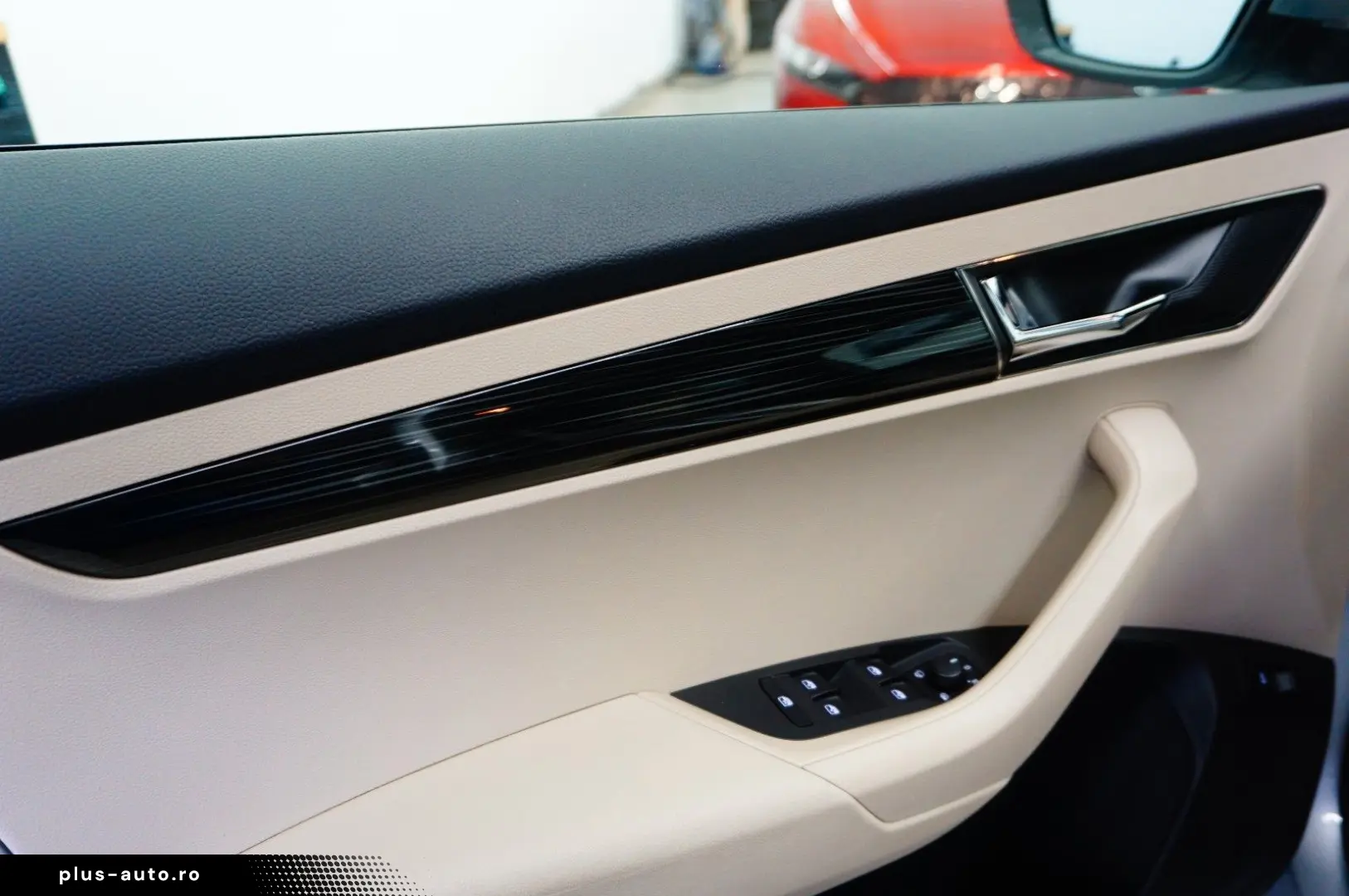 SKODA Karoq Style LED NAVI AHK PDC SHZ