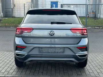 VW T-Roc 1.5 TSI Sport DSG Teilleder Navivorrüstung