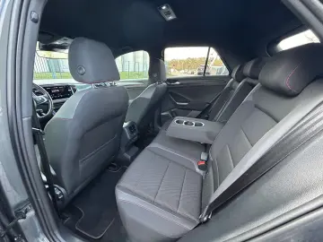 VW T-Roc 1.5 TSI Sport DSG Teilleder Navivorrüstung