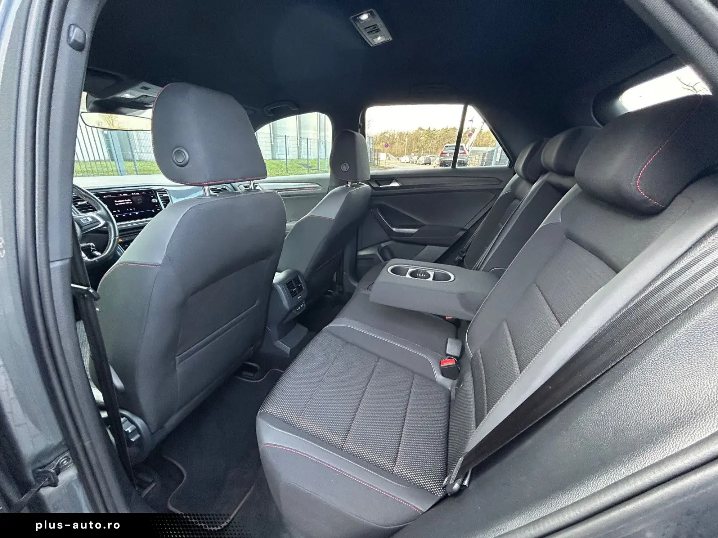 VW T-Roc 1.5 TSI Sport DSG Teilleder Navivorrüstung