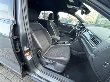 VW T-Roc 1.5 TSI Sport DSG Teilleder Navivorrüstung