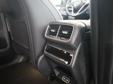 MERCEDES-BENZ GLE 400 e 4M AMG Pano AHK Sitzklima Distronic