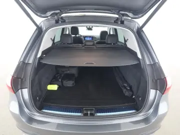 MERCEDES-BENZ GLE 400 e 4M AMG Pano AHK Sitzklima Distronic