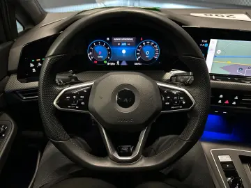 VW Golf Lim. 2.0 TSI DSG R-Line 18Zoll MATRIX KAMER