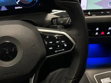 VW Golf Lim. 2.0 TSI DSG R-Line 18Zoll MATRIX KAMER