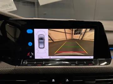 VW Golf Lim. 2.0 TSI DSG R-Line 18Zoll MATRIX KAMER