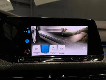 VW Golf Lim. 2.0 TSI DSG R-Line 18Zoll MATRIX KAMER