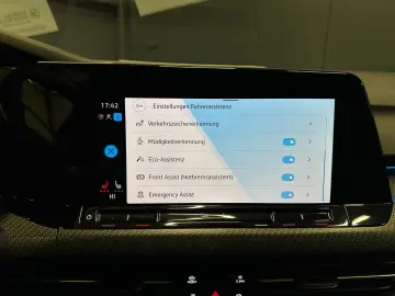 VW Golf Lim. 2.0 TSI DSG R-Line 18Zoll MATRIX KAMER