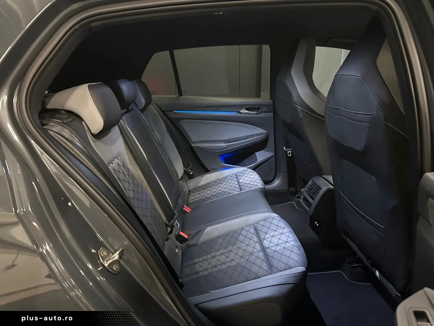 VW Golf Lim. 2.0 TSI DSG R-Line 18Zoll MATRIX KAMER