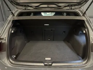 VW Golf Lim. 2.0 TSI DSG R-Line 18Zoll MATRIX KAMER