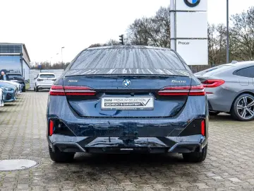 BMW 550e xDrive Limousine M Sport Pro AHK Pano DA Pr