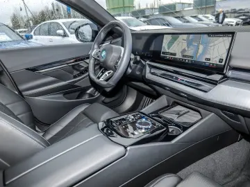 BMW 550e xDrive Limousine M Sport Pro AHK Pano DA Pr