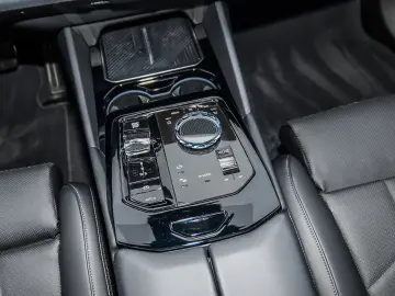 BMW 550e xDrive Limousine M Sport Pro AHK Pano DA Pr