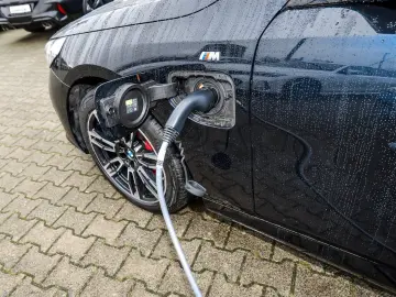 BMW 550e xDrive Limousine M Sport Pro AHK Pano DA Pr