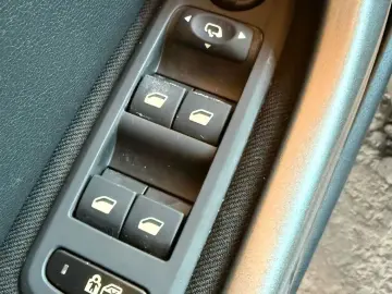 Peugeot 308 Gen-I-2007-2013