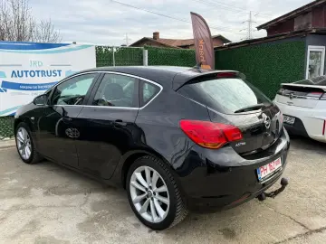 Opel Astra Gen-J-2009-2018