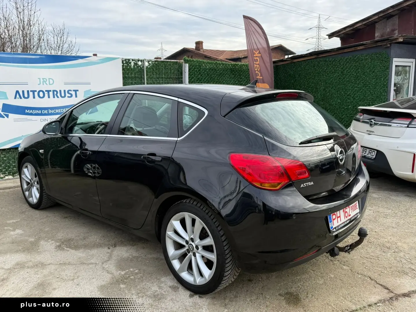 Opel Astra Gen-J-2009-2018