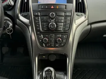 Opel Astra Gen-J-2009-2018