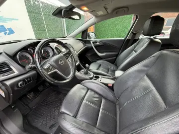 Opel Astra Gen-J-2009-2018