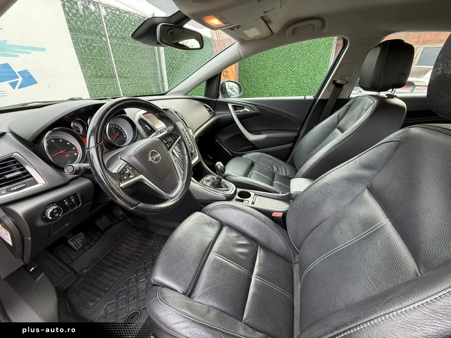 Opel Astra Gen-J-2009-2018