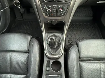 Opel Astra Gen-J-2009-2018