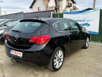 Opel Astra Gen-J-2009-2018