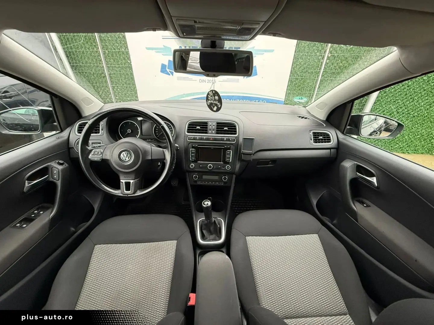 Volkswagen Polo Gen-V-2009-2017