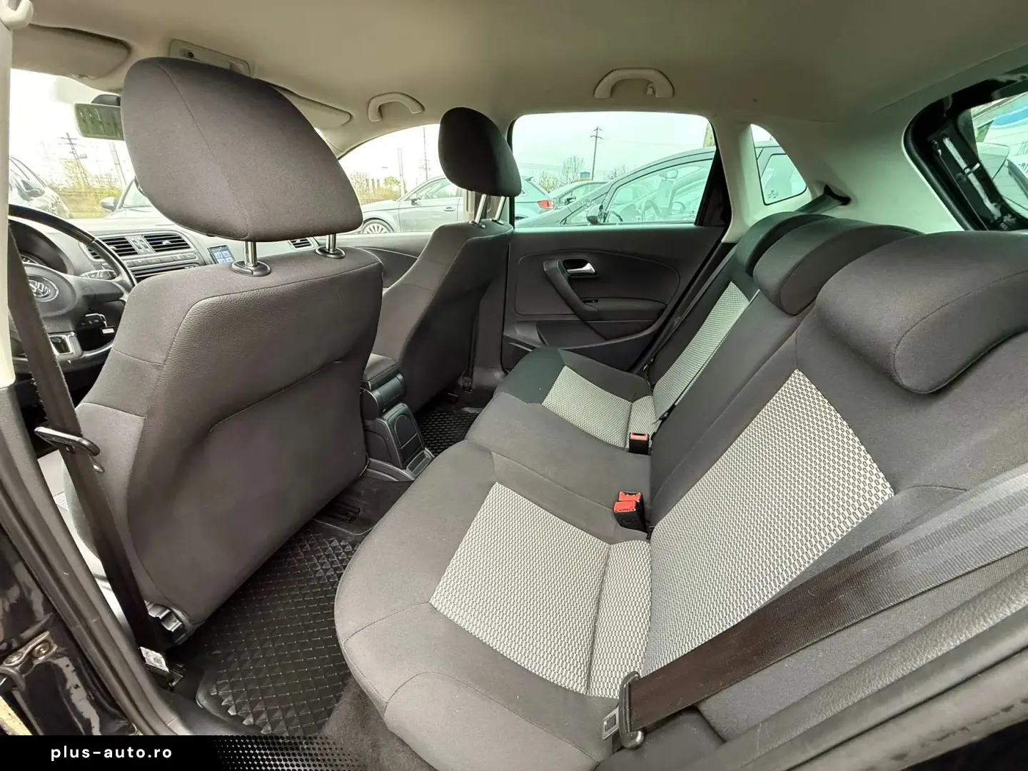 Volkswagen Polo Gen-V-2009-2017