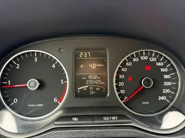 Volkswagen Polo Gen-V-2009-2017