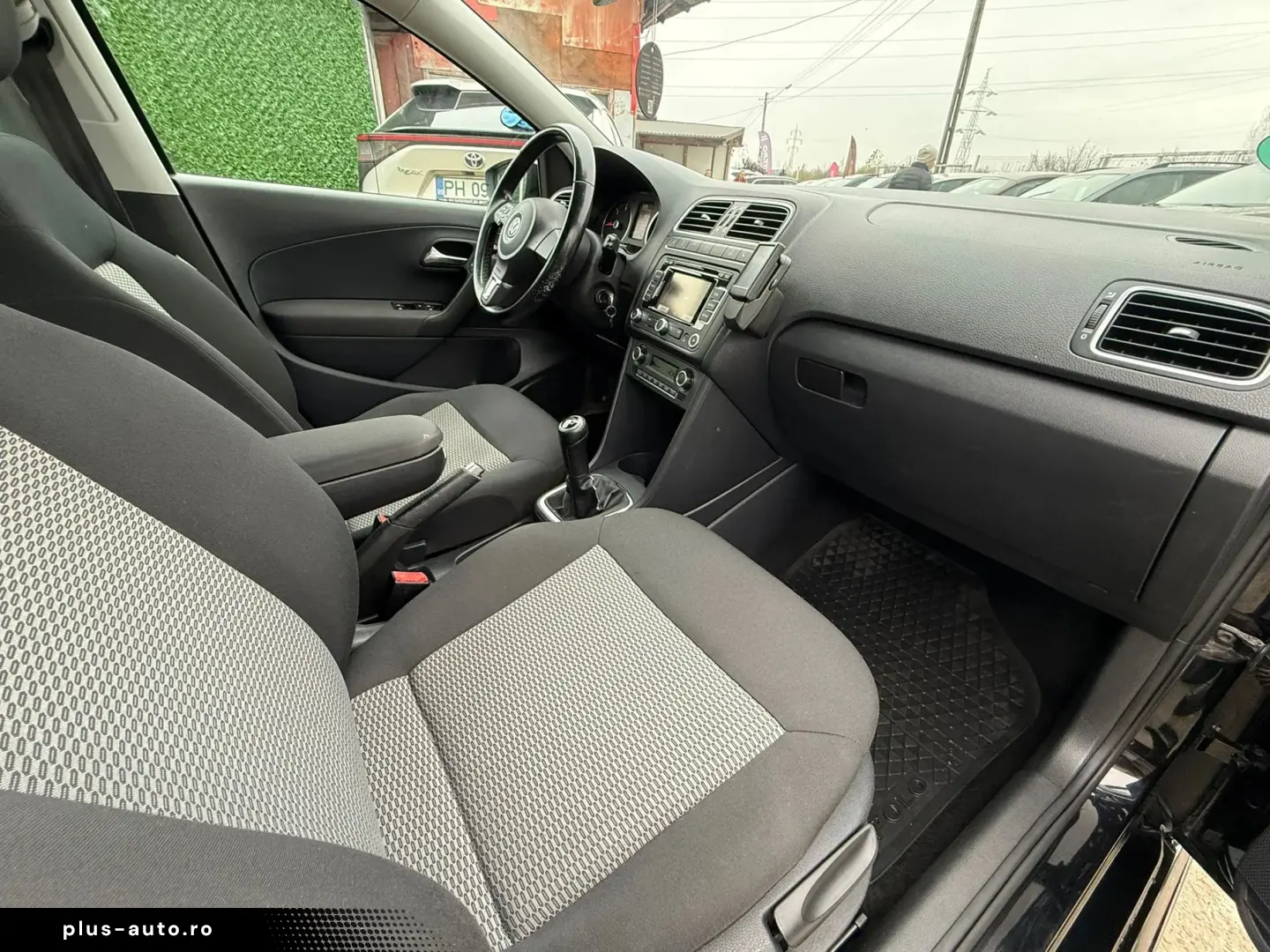 Volkswagen Polo Gen-V-2009-2017