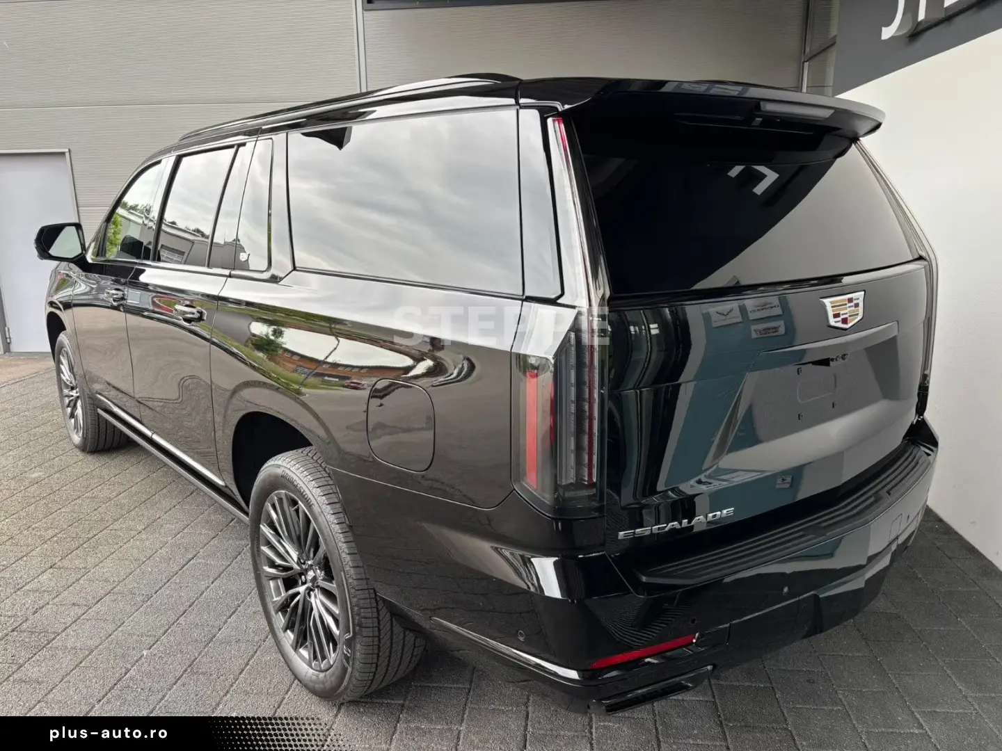 Cadillac Escalade FACELIFT MY26 6.2 V8 ESV Sport Platinum