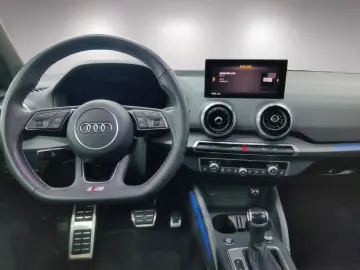 AUDI Q2 S line 40 TFSI Quattro