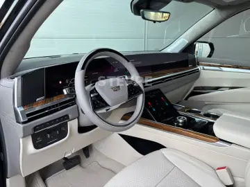 Cadillac Escalade FACELIFT MY26 6.2 V8 ESV Sport Platinum