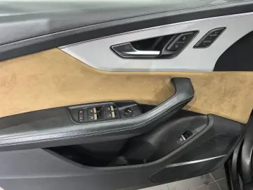 Audi Q8 3.0 TDI Quattro Tiptronic MHEV (Pachet Exclusive)