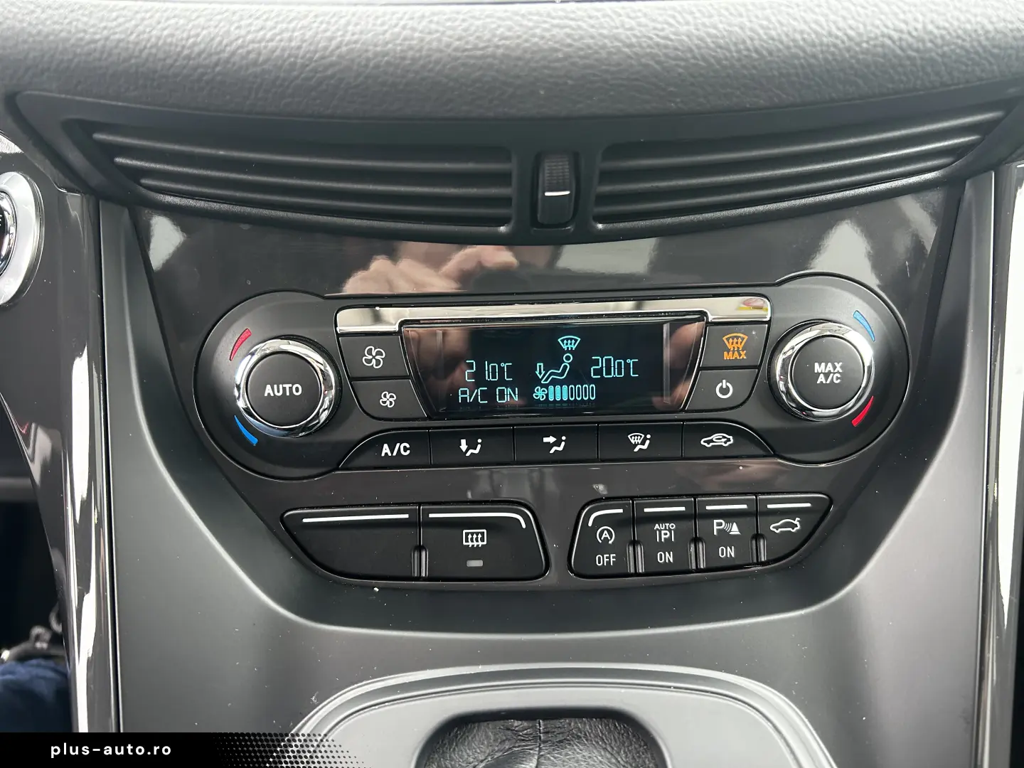 Ford Kuga 1.5 EcoBoost Automat  Titanium  4x4