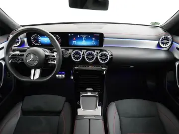 MERCEDES-BENZ CLA 180 AMG Line   Panorama - Schiebed&hellip;