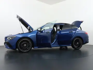 MERCEDES-BENZ CLA 180 AMG Line   Panorama - Schiebed&hellip;