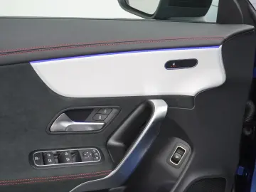 MERCEDES-BENZ CLA 180 AMG Line   Panorama - Schiebed&hellip;