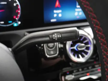 MERCEDES-BENZ CLA 180 AMG Line   Panorama - Schiebed&hellip;