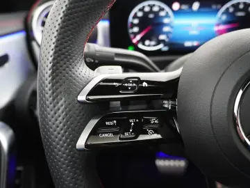 MERCEDES-BENZ CLA 180 AMG Line   Panorama - Schiebed&hellip;